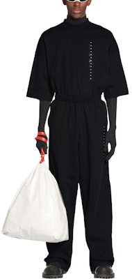 巴黎世家 SS23 宽松版黑色针织阔腿休闲裤。 720370TNVE61000 Lookbook 巴黎世家 SS23 宽松版黑色针织阔腿休闲裤。 720370TNVE61000