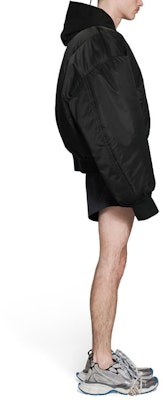 Balenciaga Jaket Zip-Up Hitam SS23 Unisex Potongan Longgar 746470TLO251000 Details for Balenciaga Jaket Zip-Up Hitam SS23 Unisex Potongan Longgar 746470TLO251000