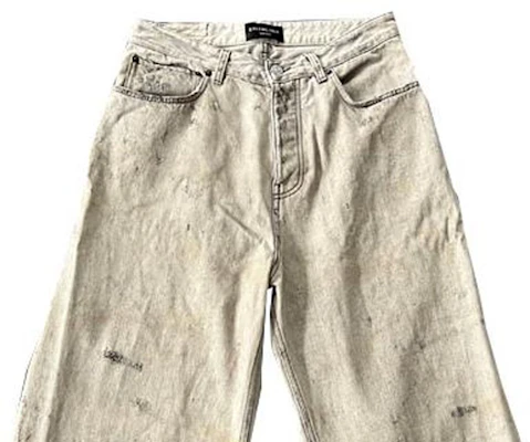 Balenciaga SS23 Jeans Pria Off-White Distressed Mid-Rise Straight Regular Fit. 745248TOW715411 Shop Balenciaga SS23 Jeans Pria Off-White Distressed Mid-Rise Straight Regular Fit. 745248TOW715411