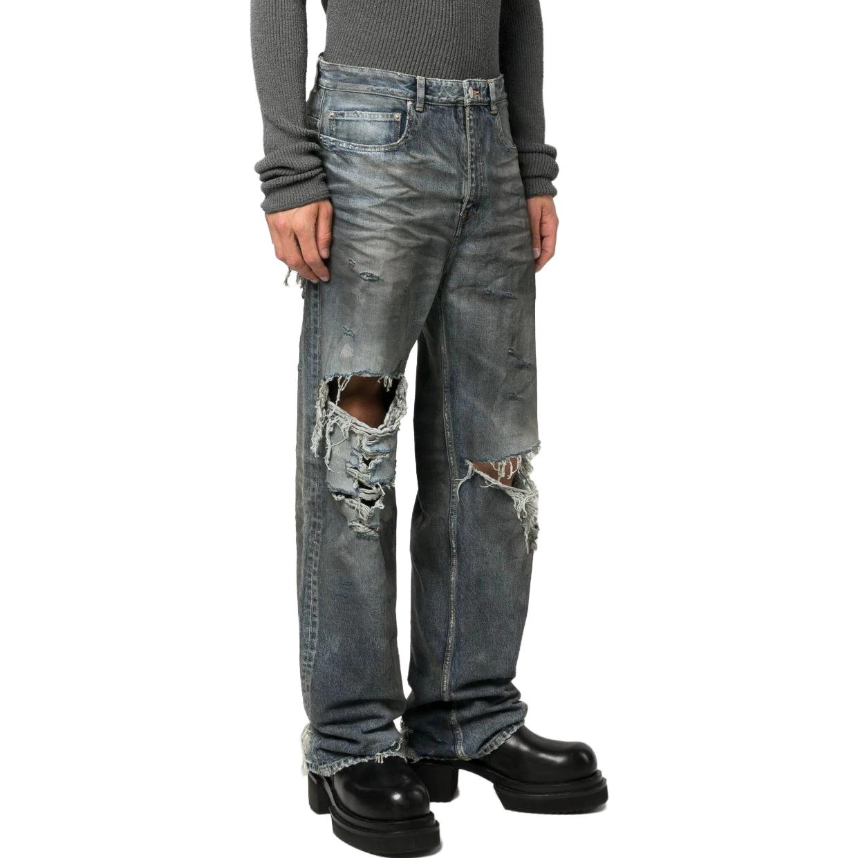 Lookbook Balenciaga SS23 Jeans Pria Loose Fit Biru Model Straight-Leg Distressed. 745151TNW014974