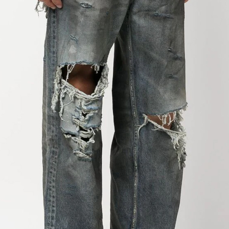 Details for Balenciaga SS23 Jeans Pria Loose Fit Biru Model Straight-Leg Distressed. 745151TNW014974