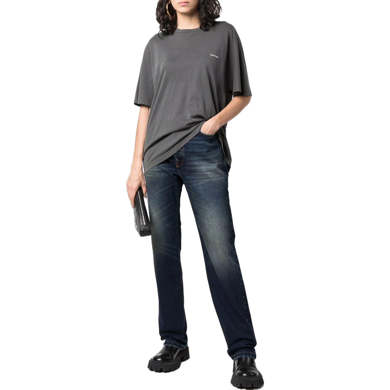 Lookbook 발렌시아가 SS23 페이디드 스트레이트 데님 진 유니섹스 딥 블루. 681707TJW754021