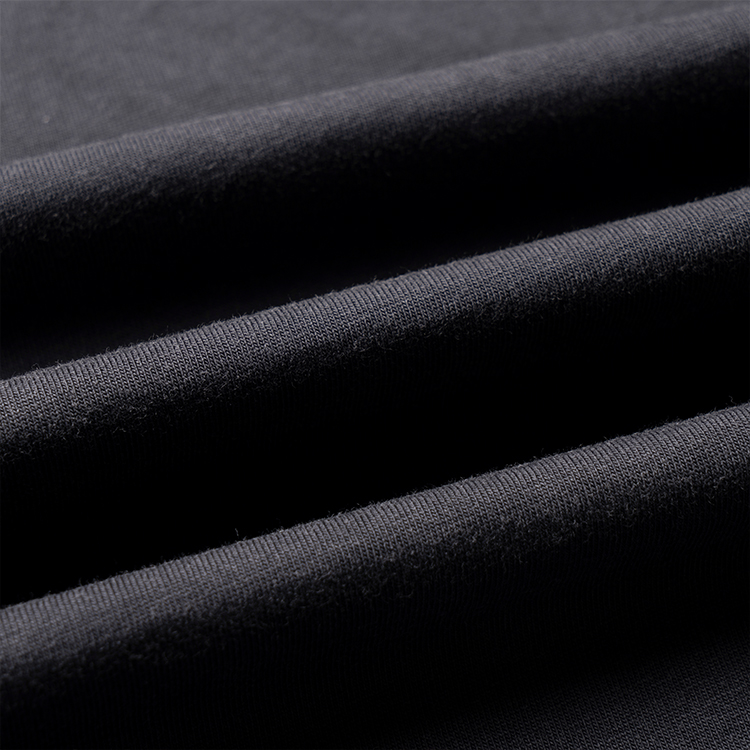 Shop バレンシアガ SS23 レターロゴプリント 長袖 ルーズフィット Tシャツ ブラック メンズ。 739027TPVM81568