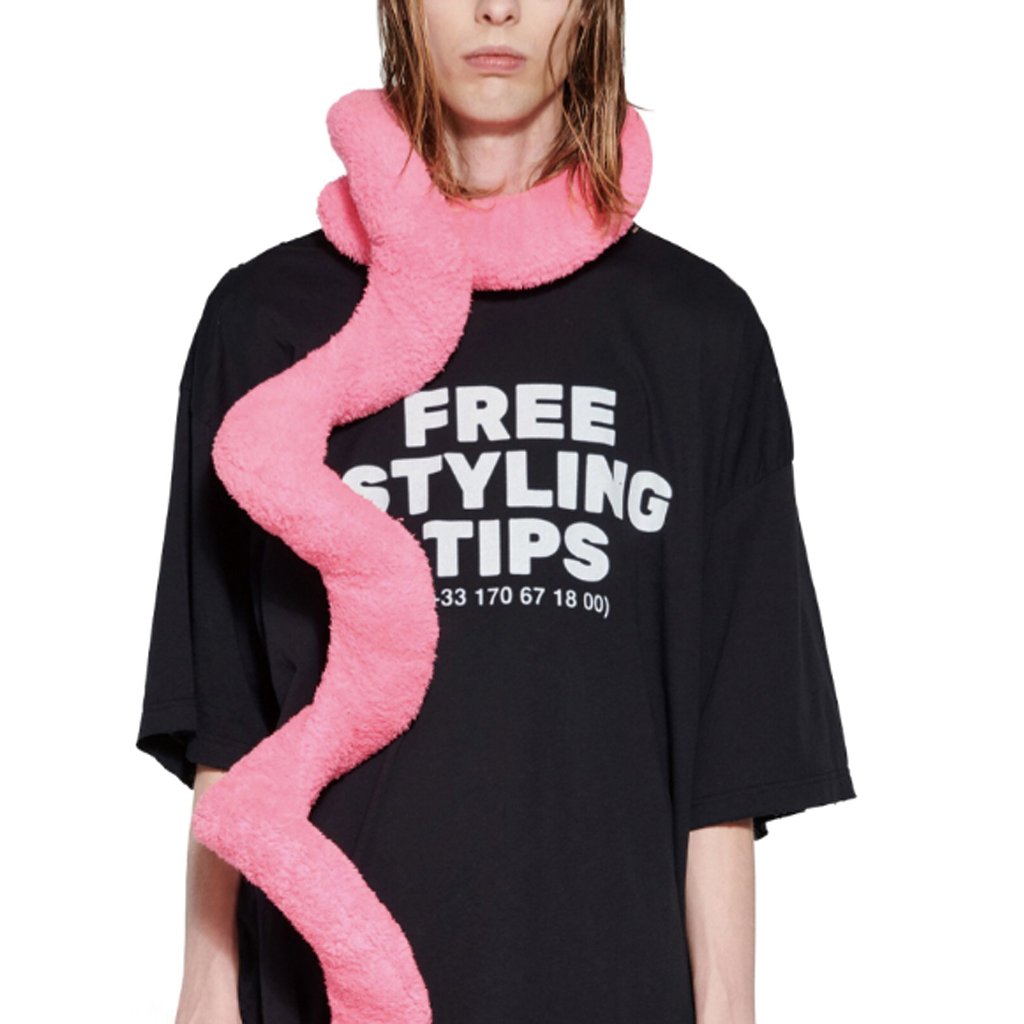 Cheap Balenciaga SS23 Kaos Hitam Oversized dengan Letter Print Pria. 744439TOVG29034