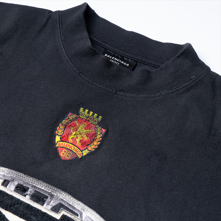Shop Balenciaga SS23 Logo Embroidered Oversized Unisex Black Crewneck T-Shirt. 739028TOVN21055