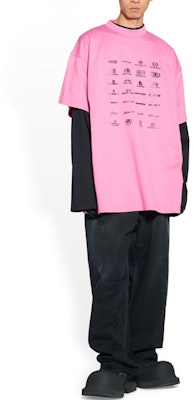 발렌시아가 SS23 로고 프린트 핑크 오버사이즈 유니섹스 크루넥 티셔츠. 712398TNVQ71401 Shop 발렌시아가 SS23 로고 프린트 핑크 오버사이즈 유니섹스 크루넥 티셔츠. 712398TNVQ71401