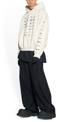 Balenciaga SS23 Oversized Logo Print Hoodie Unisex Off-White. 726241TNVQ89784 Shop Balenciaga SS23 Oversized Logo Print Hoodie Unisex Off-White. 726241TNVQ89784