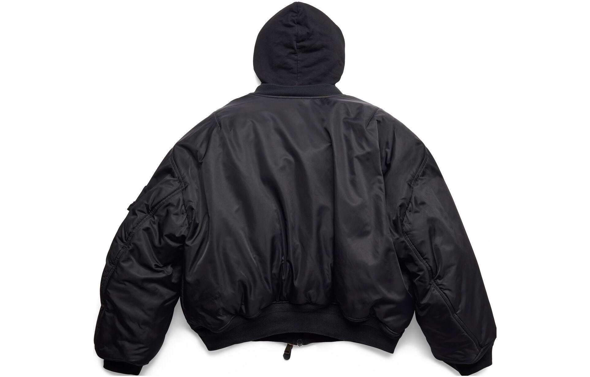 Lookbook 巴黎世家 SS23 男女同款黑色宽松拼接连帽飞行夹克 746456TNO271000