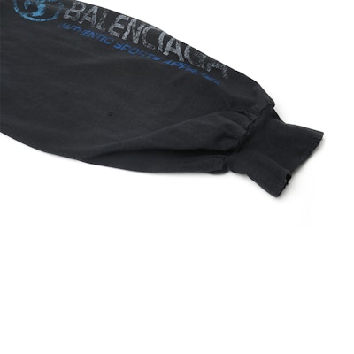 Balenciaga SS24 Camiseta Negra Oversized de Manga Larga con Logo. 739027TPVM31412 Purchase Balenciaga SS24 Camiseta Negra Oversized de Manga Larga con Logo. 739027TPVM31412