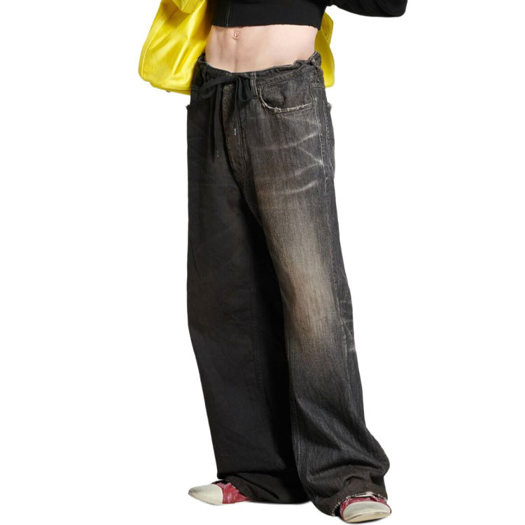 Shop 발렌시아가 SS24 블랙 레귤러핏 패치워크 버튼 데님 진. 793766TQW711776