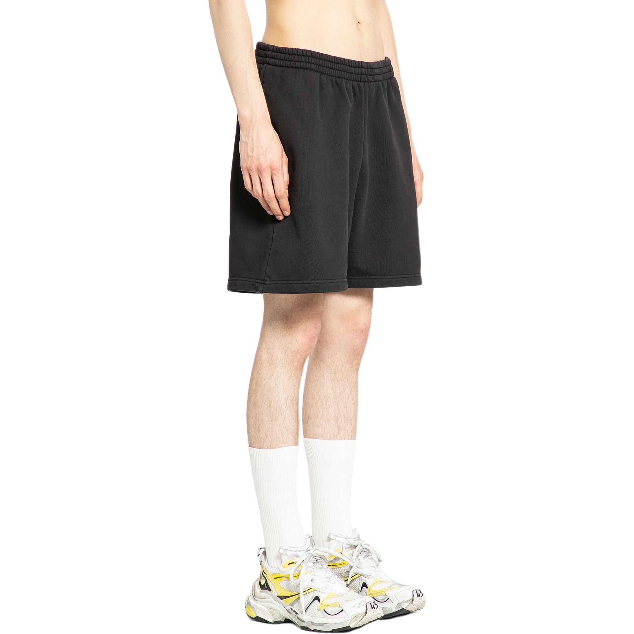 Sizing 발렌시아가 SS24 차콜 그레이 로고 엘라스틱 릴렉스 핏 쇼츠. 676137TQVT81083