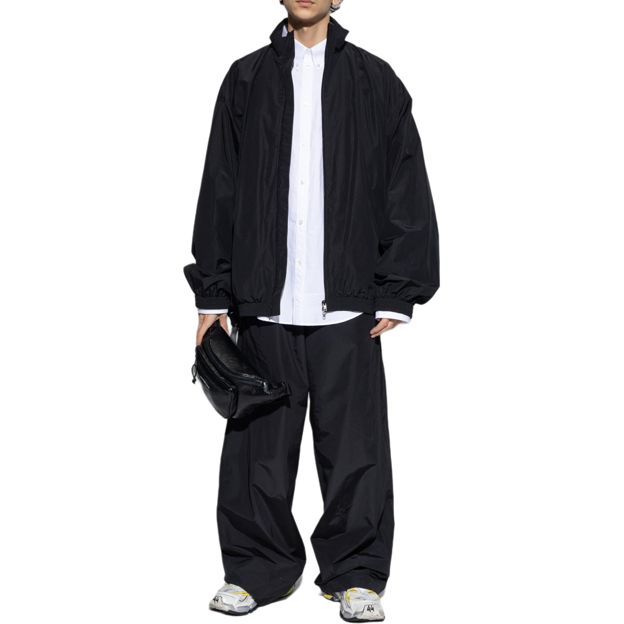 Lookbook 발렌시아가 SS24 블랙 와이드 레그 캐주얼 팬츠 엘라스틱 포켓 유니섹스. 794740TPQ381000