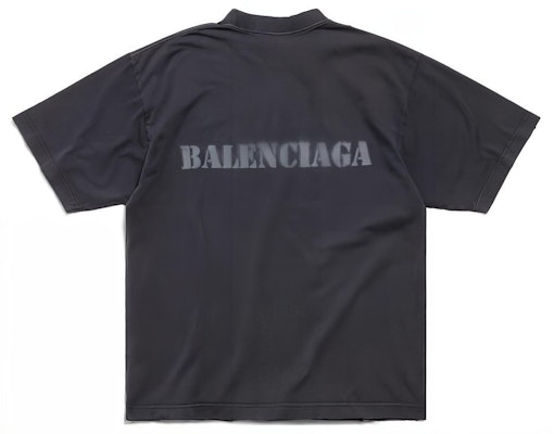 Balenciaga SS24 Kaos Longgar Print Huruf Crewneck Hitam. 764235TQVA31750 Lookbook Balenciaga SS24 Kaos Longgar Print Huruf Crewneck Hitam. 764235TQVA31750