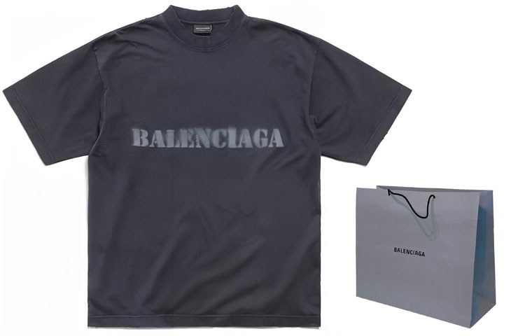 Shop Balenciaga SS24 Kaos Longgar Print Huruf Crewneck Hitam. 764235TQVA31750