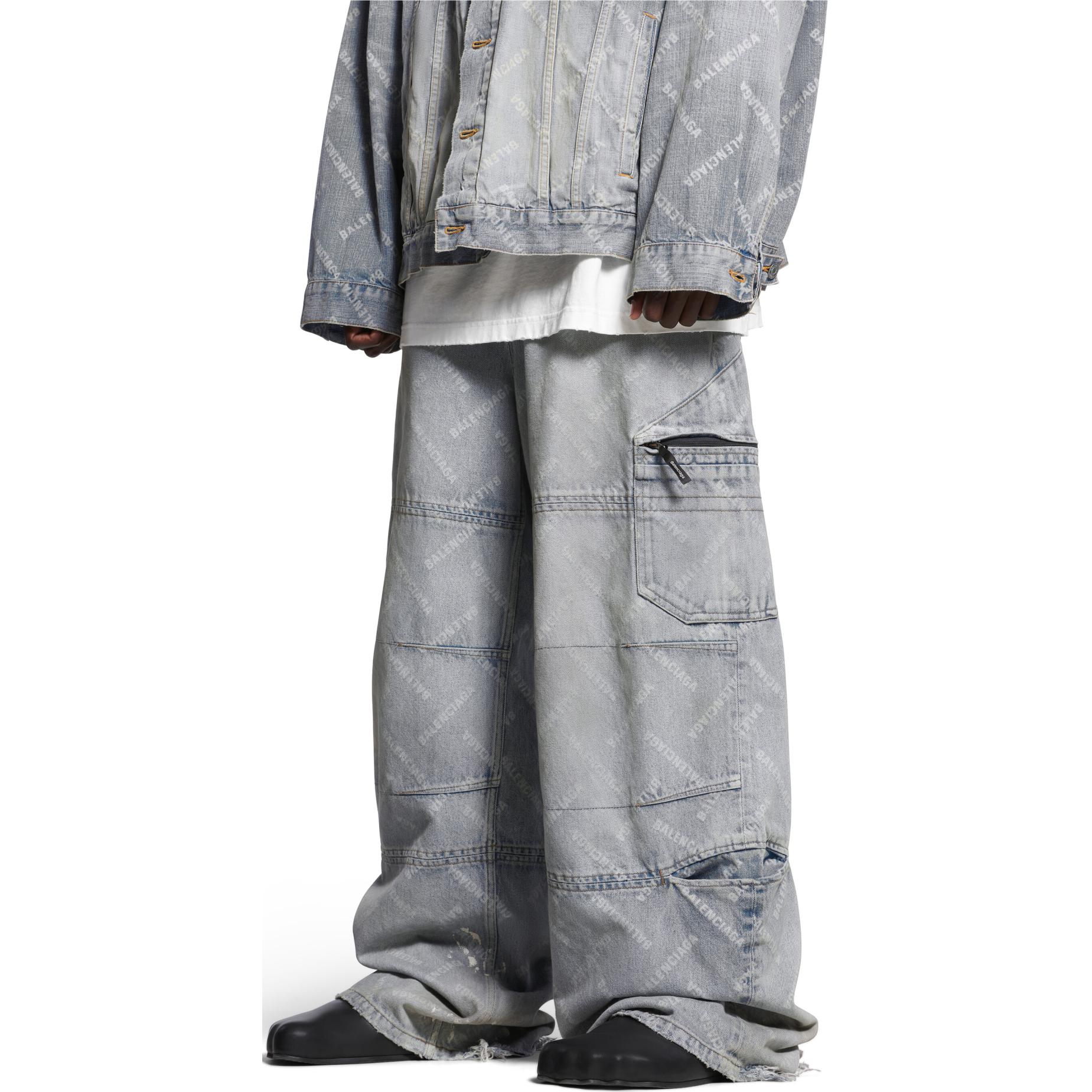 Sizing 巴黎世家SS24字母印花淺藍色中腰寬鬆版牛仔褲男女通用款。 767971TDW144979