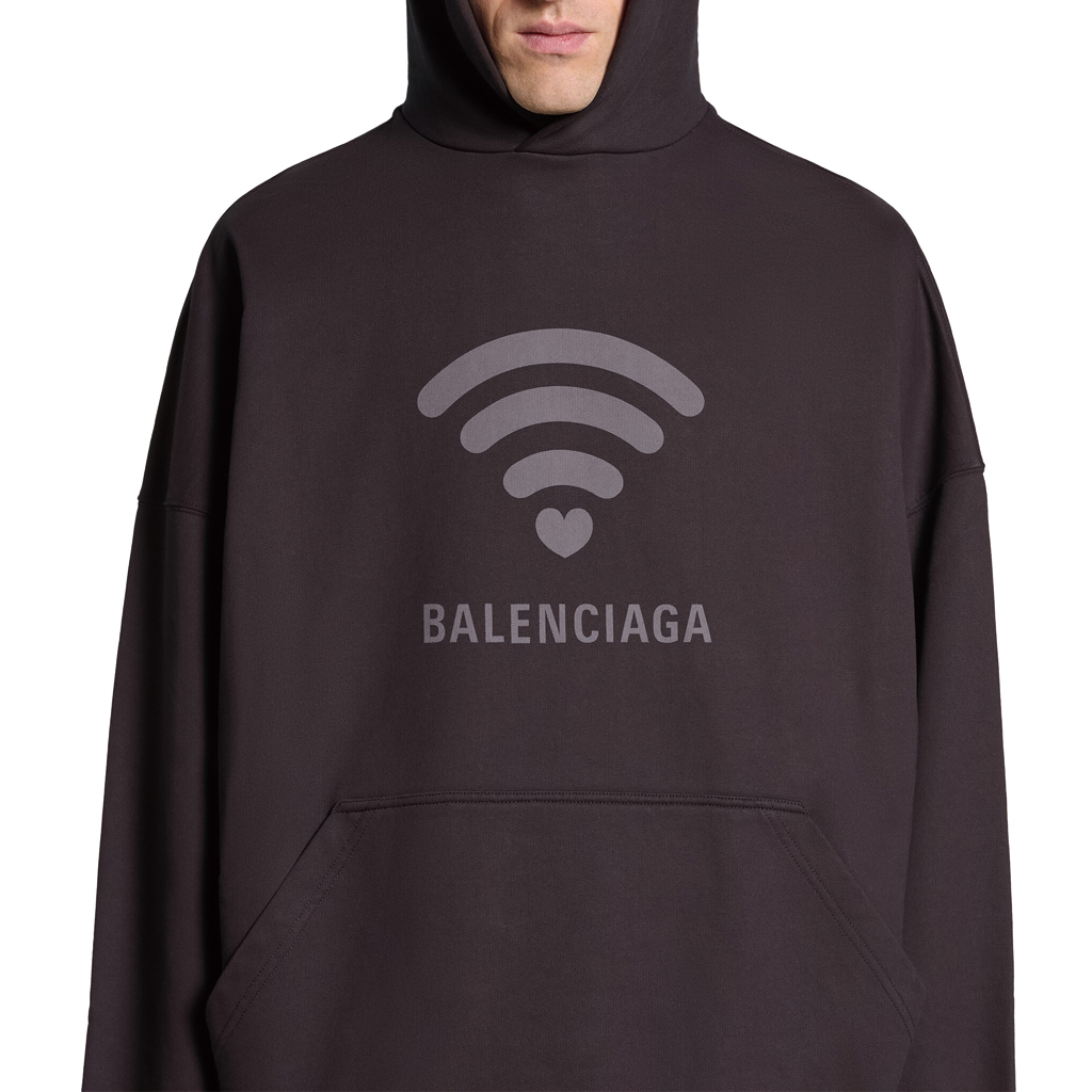 Sizing 巴黎世家 SS24 LO_VE 字母印花连帽衫 男女同款 黑色宽松版型。 739024TQVK31576