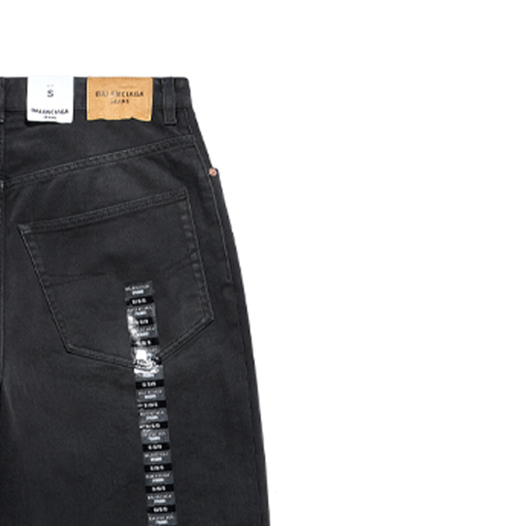 Shop Vaqueros Rectos Unisex Negros con Parche Logo Balenciaga SS24. 767977TNW111672