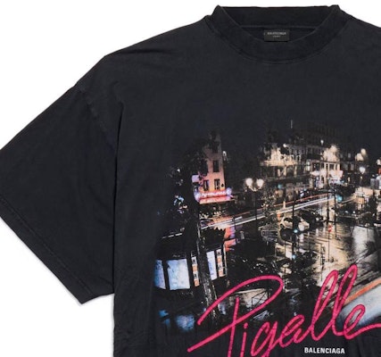 Balenciaga SS24 Oversized Black Logo Print Tee Unisex. 787349TRVO11041 Sizing Balenciaga SS24 Oversized Black Logo Print Tee Unisex. 787349TRVO11041