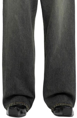 Balenciaga SS24 Jeans Hitam Loose Fit Oversized Pria. 745213TBP473721 Sizing Balenciaga SS24 Jeans Hitam Loose Fit Oversized Pria. 745213TBP473721