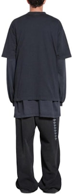 Balenciaga SS24 T-Shirt Hitam Oversized Unisex Cetakan Huruf Faded. 641675TPVQ11569 Details for Balenciaga SS24 T-Shirt Hitam Oversized Unisex Cetakan Huruf Faded. 641675TPVQ11569