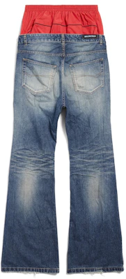 Balenciaga SS25 Jeans Longgar Colorblock Biru Regular Fit. 814224TRW623020 Lookbook Balenciaga SS25 Jeans Longgar Colorblock Biru Regular Fit. 814224TRW623020