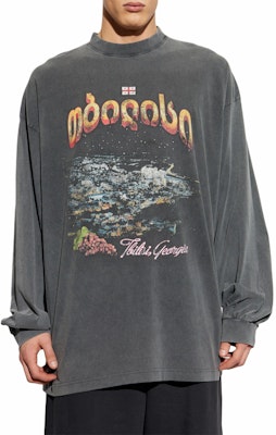 Balenciaga SS25 Letter Print Crewneck Long Sleeve Loose Fit T-Shirt Grey Mens. 819022TRVQ71048 Shop Balenciaga SS25 Letter Print Crewneck Long Sleeve Loose Fit T-Shirt Grey Mens. 819022TRVQ71048
