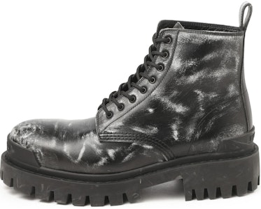 巴黎世家Strike黑色皮革短靴 589338WBEF19010 Buy 巴黎世家Strike黑色皮革短靴 589338WBEF19010