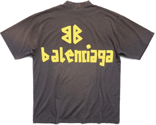 발렌시아가 테이프 로고 프린트 오버사이즈 티셔츠 SS24 유니섹스 다크그레이 크루넥. 739784TOVA98519 Lookbook 발렌시아가 테이프 로고 프린트 오버사이즈 티셔츠 SS24 유니섹스 다크그레이 크루넥. 739784TOVA98519