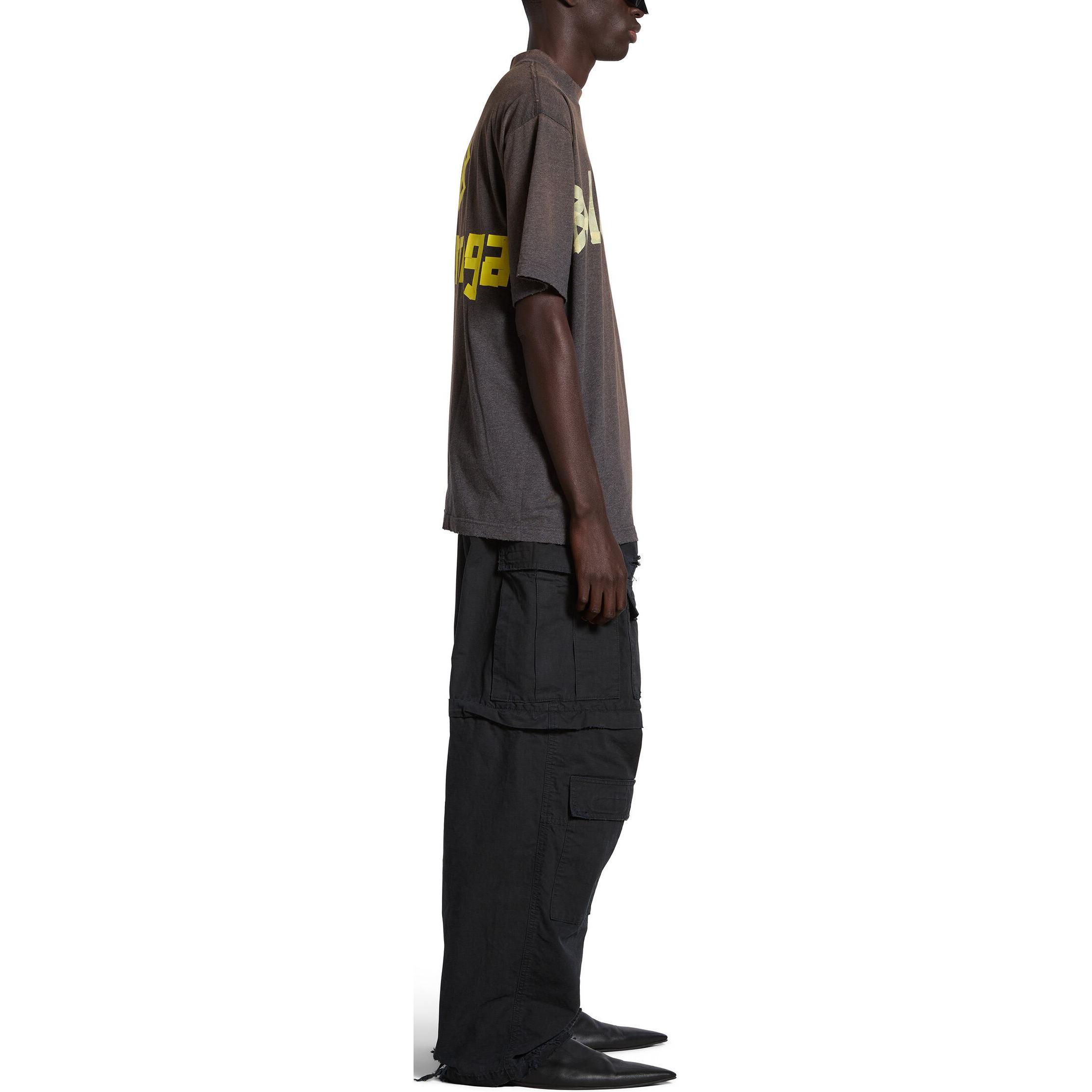 Details for 발렌시아가 테이프 로고 프린트 오버사이즈 티셔츠 SS24 유니섹스 다크그레이 크루넥. 739784TOVA98519