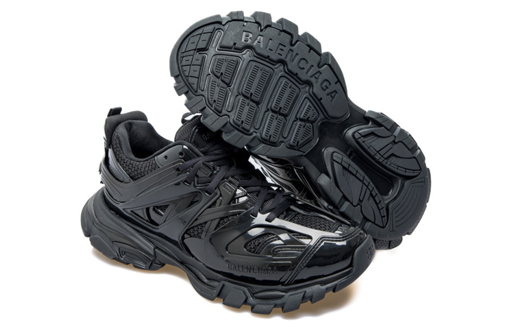 Purchase バレンシアガ トラック スニーカー "ブラックパテント" 542023W3BJ11000