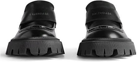 Balenciaga Tractor Loafer 'Black Smooth Calfskin' Sepatu Kulit Hitam. 760433WA8E91000 Lookbook Balenciaga Tractor Loafer 'Black Smooth Calfskin' Sepatu Kulit Hitam. 760433WA8E91000