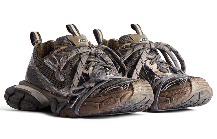 Lookbook Balenciaga Triple S 'Coklat Hitam' 734734W3XL72200