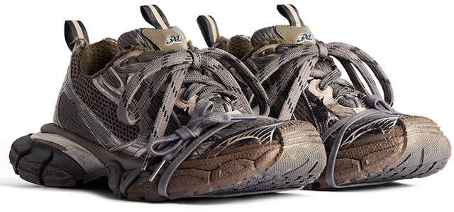 Balenciaga Triple S 'Coklat Hitam' 734734W3XL72200 Lookbook Balenciaga Triple S 'Coklat Hitam' 734734W3XL72200