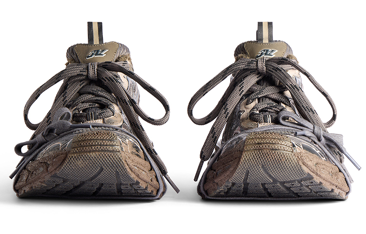 Purchase Balenciaga Triple S 'Coklat Hitam' 734734W3XL72200