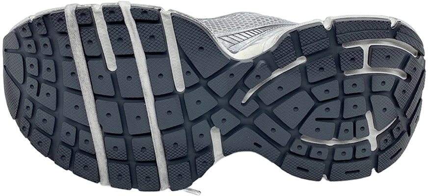 Balenciaga Triple S 'Abu-abu Usang' 734734W3XL51219 Details for Balenciaga Triple S 'Abu-abu Usang' 734734W3XL51219