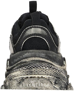 Balenciaga Triple S 'Hitam Pudar' 536737-W3CN3-1000 Sizing Balenciaga Triple S 'Hitam Pudar' 536737-W3CN3-1000