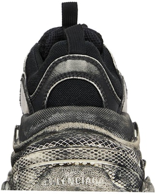 Balenciaga Triple S 'Hitam Pudar' 536737-W3CN3-1000 Sizing Balenciaga Triple S 'Hitam Pudar' 536737-W3CN3-1000