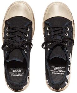 巴黎世家低帮球鞋“黑色破损棉白色橡胶涂鸦” 688754W3RR51099 Lookbook 巴黎世家低帮球鞋“黑色破损棉白色橡胶涂鸦” 688754W3RR51099