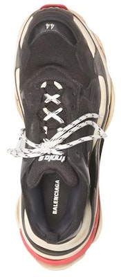 巴黎世家 Triple S 黑紅 做舊款 Lookbook 巴黎世家 Triple S 黑紅 做舊款