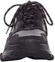 Balenciaga Triple S Kasut 'Allover Logo - Hitam' 536737-W2FA2-1081 Lookbook Balenciaga Triple S Kasut 'Allover Logo - Hitam' 536737-W2FA2-1081