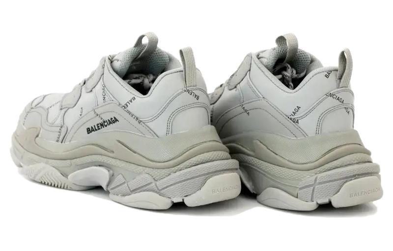 Shop Balenciaga Triple S Zapatillas 'Logo por Todo - Gris' 536737W2FA11210