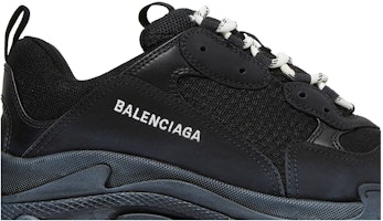 Sneaker Balenciaga Triple S 'Hitam' 534162-W09OM-1000 Order Sneaker Balenciaga Triple S 'Hitam' 534162-W09OM-1000