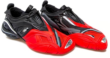 Balenciaga Tyrex Low 'Hitam Merah' Sepatu Sneakers 617535-W2CB1-1060 Lookbook Balenciaga Tyrex Low 'Hitam Merah' Sepatu Sneakers 617535-W2CB1-1060