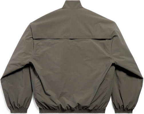 Balenciaga Unity Sports Icon Jaket Cocoon Windbreaker Hijau Zaitun. 773048TKO312840 Lookbook Balenciaga Unity Sports Icon Jaket Cocoon Windbreaker Hijau Zaitun. 773048TKO312840