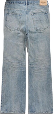 Balenciaga Jeans Denim Flared Biru Unisex Loose Fit. 790405TQW55 Lookbook Balenciaga Jeans Denim Flared Biru Unisex Loose Fit. 790405TQW55