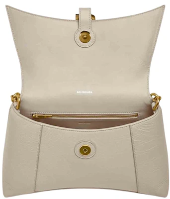 Tas Bahu Kecil Wanita Balenciaga Downtown Rantai Beige Lookbook Tas Bahu Kecil Wanita Balenciaga Downtown Rantai Beige