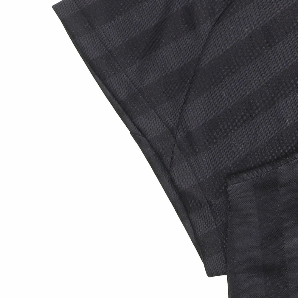 Sizing 발렌시아가 x 아디다스 블랙 맨유 로고 프린트 래글런 티셔츠 레귤러 핏. 723663TNV131000