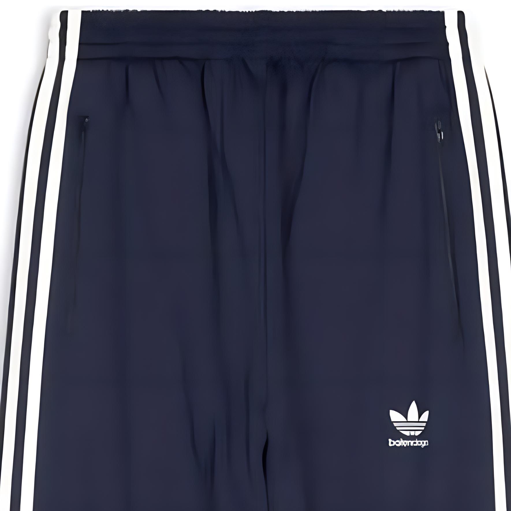 Shop Balenciaga x Adidas FW22 海軍藍條紋運動褲 - 寬鬆版型運動長褲 724115TMV158065