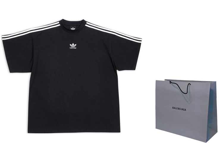 Shop Balenciaga x adidas FW22 Logo Print Black Oversized  T-Shirt. 739101TNVA68482