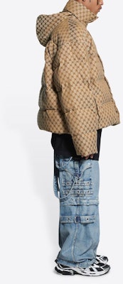 Balenciaga x Gucci Hacker Series BB Monogram Jaket Puff Unisex Beige Mantel Musim Dingin 681883TLO539585 Shop Balenciaga x Gucci Hacker Series BB Monogram Jaket Puff Unisex Beige Mantel Musim Dingin 681883TLO539585